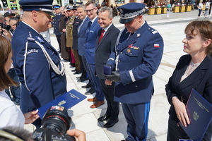 Odznaczanie policjantów i pracowników Policji.