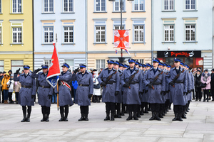 poczet sztandarowy Komendy Wojewódzkiej Policji w Bydgoszczy i kompania honorowa Oddziału Prewencji Policji w Bydgoszczy