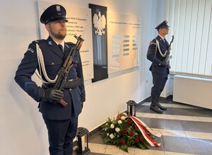 Kadra Kierownicza oddaje hołd poległym policjantom