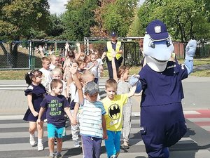 Zajęcia praktyczne na przejściu dla pieszych.