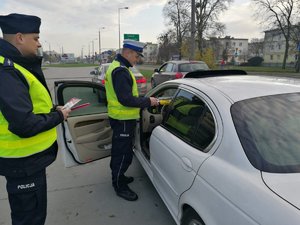 Kontrola stanu trzeźwości kierującego autem.