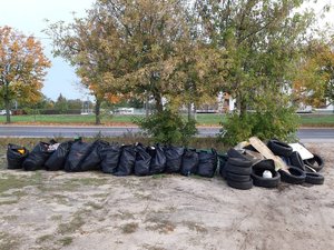 kilkadziesiąt zebranych worków śmieci