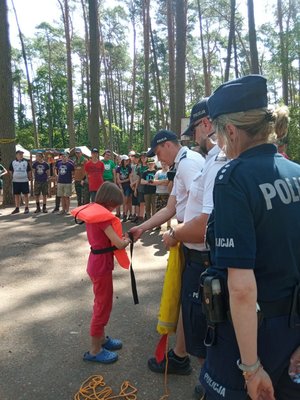 Policjanci podczas pogadanki.