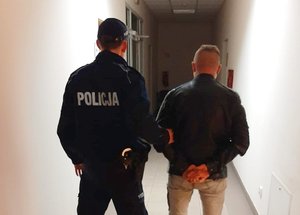 policjant i zatrzymany