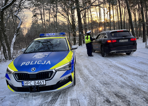 Policjanci ruchu drogowego w trakcie działań NURD