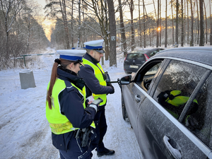 Policjanci ruchu drogowego w trakcie działań NURD