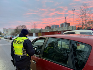 Policjanci ruchu drogowego w trakcie działań &quot;trzeźwy kierujący&quot;