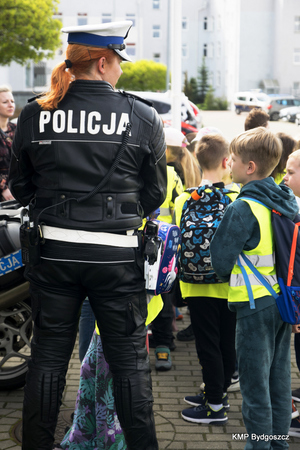 Policjanci podczas spotkania z dziećmi