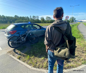 Mężczyzna który jechał kradzionym rowerem na zakazie