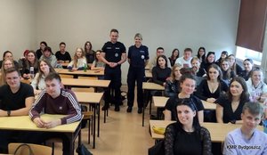 Policjanci podczas spotkania ze studentami