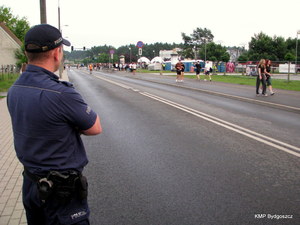 Policjanci podczas zabezpieczenia imprezy masowej