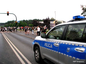 Policjanci podczas zabezpieczenia imprezy masowej