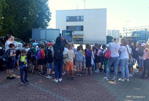 Dzieci podczas wizyty w Komendzie Miejskiej Policji w Bydgoszczy