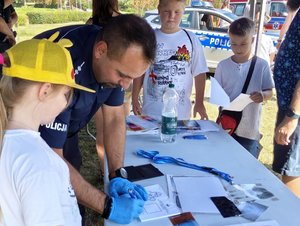 Policjanci podczas Święta 8. Kujawsko-Pomorskiej Brygady Obrony Terytorialnej.