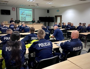 Kursanci ze Szkoły Policji w Pile na odprawie służbowej