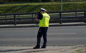 Policjanci w trakcie działań NURD na drodze
