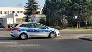 policjanci i inne służby podczas ćwiczeń