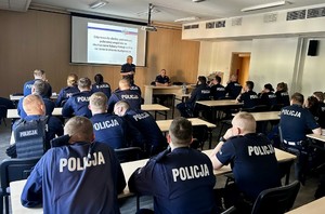 Kursanci ze Szkoły Policji w Pile na odprawie służbowej
