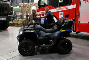 Bydgoscy policjanci wśród wystawców na Międzynarodowych Targach Bezpieczeństwa i Obronności „LOGIS-MIL 2025”
