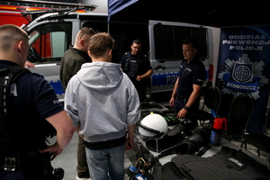 Bydgoscy policjanci wśród wystawców na Międzynarodowych Targach Bezpieczeństwa i Obronności „LOGIS-MIL 2025”