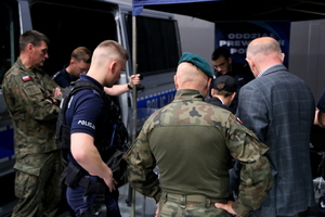 Bydgoscy policjanci wśród wystawców na Międzynarodowych Targach Bezpieczeństwa i Obronności „LOGIS-MIL 2025”