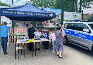 Bydgoscy policjanci na festynie z okazji „Dni Szwederowa”
