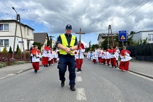 Bydgoscy policjanci czuwali nad bezpiecznym przebiegiem procesji Bożego Ciała