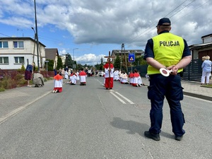 Bydgoscy policjanci czuwali nad bezpiecznym przebiegiem procesji Bożego Ciała
