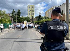 Bydgoscy policjanci czuwali nad bezpiecznym przebiegiem procesji Bożego Ciała