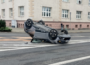 auto uczestniczące w kolizji
