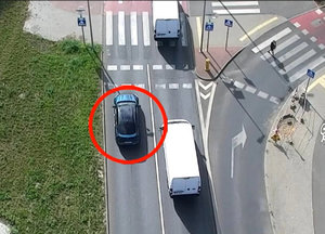 Kierujący pojazdami podczas popełniania wykroczeń.