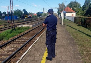 Policjanci dbali o bezpieczeństwo na kolei – „Rail Action Week 2025”