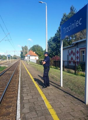 Policjanci dbali o bezpieczeństwo na kolei – „Rail Action Week 2025”