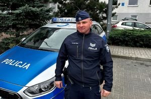 Śródmiejski policjant poza służbą udzielił pomocy poszkodowanemu w zdarzeniu drogowym