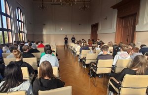 Śródmiejscy profilaktycy spotkali się z młodzieżą w Zespole Szkół Gastronomiczno-Hotelarskich w Bydgoszczy