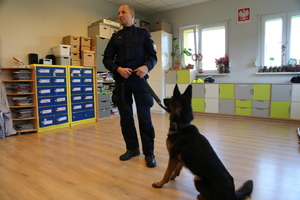 Policyjni profilaktycy w przedszkolu „Mały Poliglota”