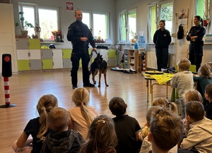 Policyjni profilaktycy w przedszkolu „Mały Poliglota”