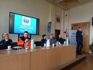 Uczestnicy podczas debaty.