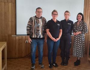 Uczestnicy podczas spotkania w auli szkoły.