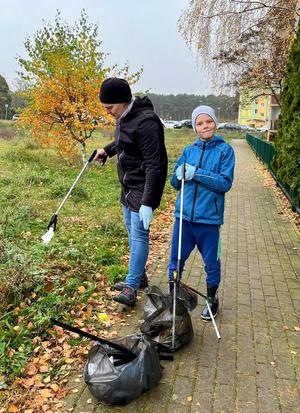 Policjanci i pracownicy bydgoskiej komendy miejskiej włączyli się w akcję „Godzina dla Marcina”