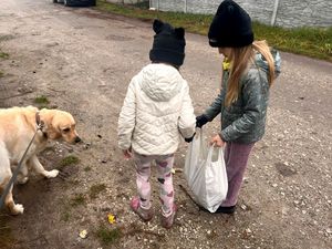 Policjanci i pracownicy bydgoskiej komendy miejskiej włączyli się w akcję „Godzina dla Marcina”