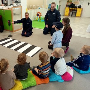 Profilaktycy ze Szwederowa z wizytą w „Dziecięcej Krainie”