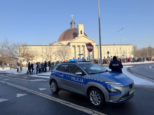 Policjanci dbali o bezpieczeństwo Orszaku Trzech Króli