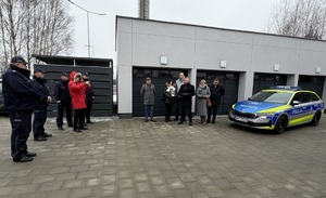 Nowy radiowóz dla policjantów z Niemcza ufundowany przez Gminę Osielsko