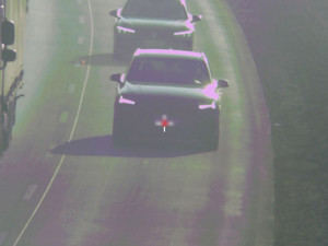 Policjanci ruchu drogowego kontrolowali odległość między pojazdami