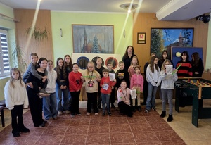 Profilaktyk z Wyżyn o rozmawiała z dziećmi na temat bezpiecznych ferii