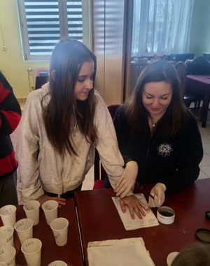 Profilaktyk z Wyżyn o rozmawiała z dziećmi na temat bezpiecznych ferii