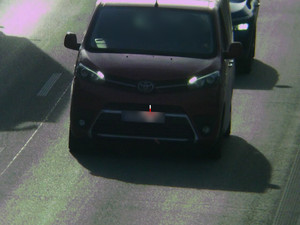 Policjanci ruchu drogowego kontrolowali odległość między pojazdami