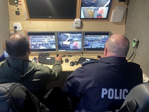 Policjanci podczas zabezpieczenia meczu.