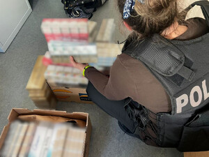 zdjęcia ukazujące zabezpieczony towar